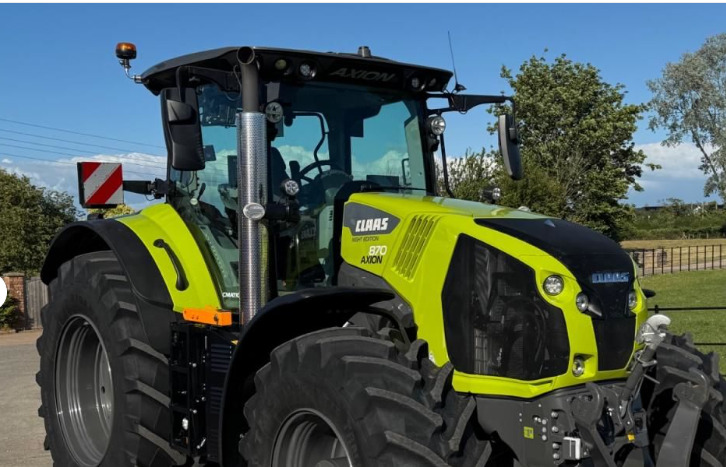 Claas Axion 870 Night Edition