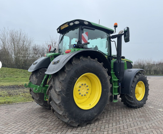 John Deere 6R215
