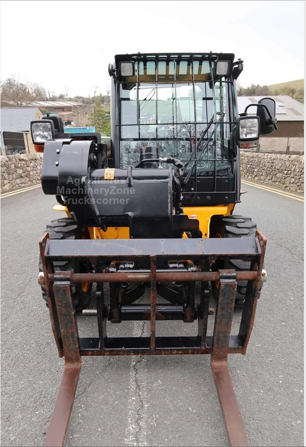 JCB 520-40